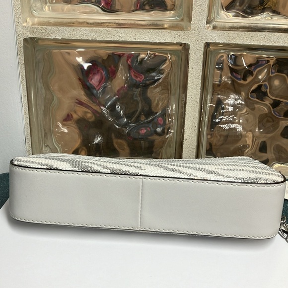 Michael Kors Empire OPT/Silver MD Chain pouchette - Picture 4 of 12